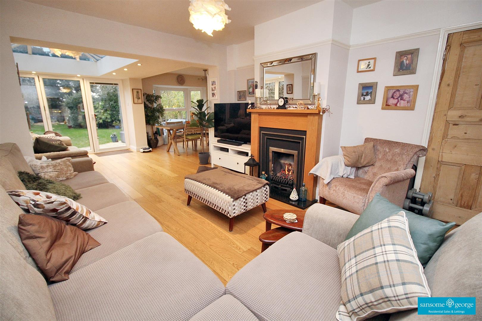 3 bed property in Tilehurst Road, Reading